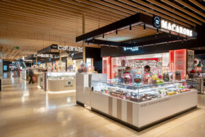 rehabilitación centro comercial L’illa Diagonal Barcelona interior Rebost